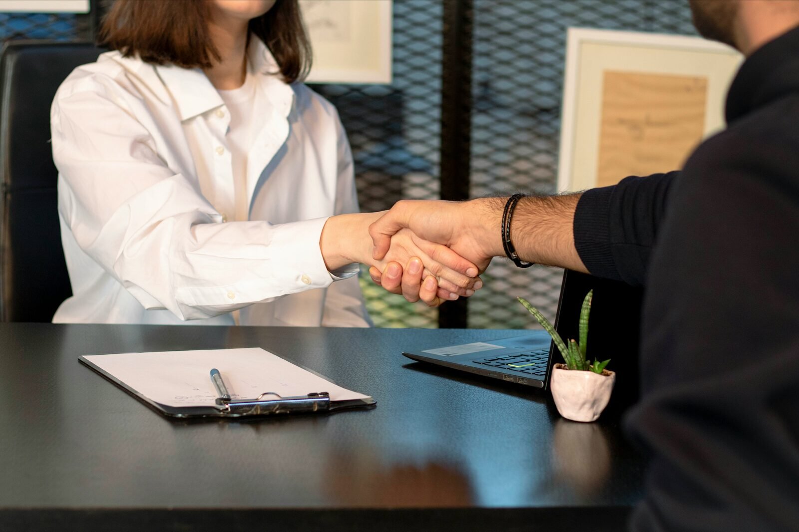 Conseiller et client, entretien de confiance